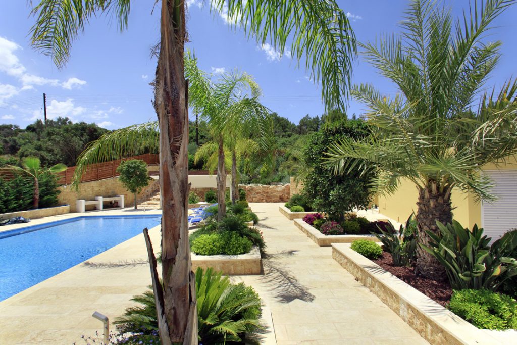 Green Forest - Cyprus' leading landscaping company - borders 17 2